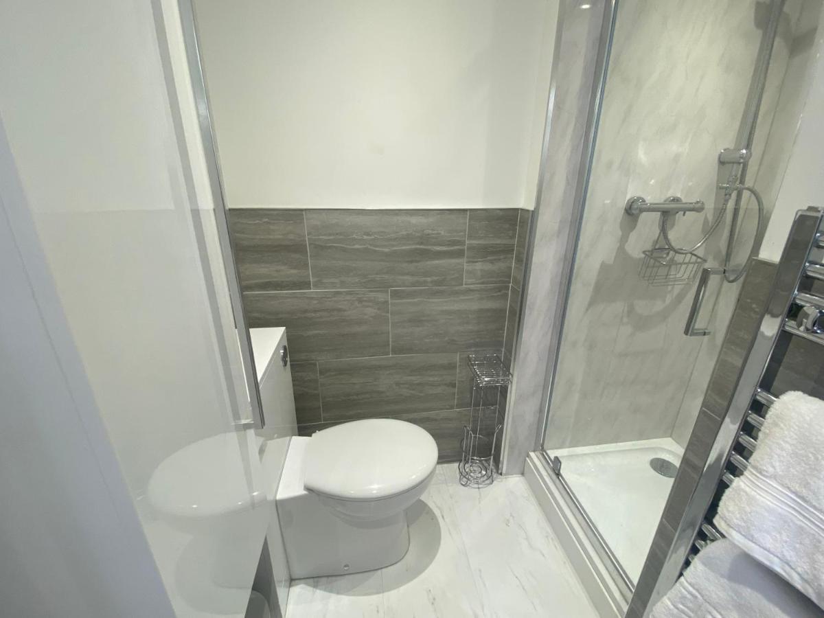 The Lily Pad Near Poole Dorset Self Contained Private Entrance And Free Parking Hotell Corfe Mullen Exteriör bild